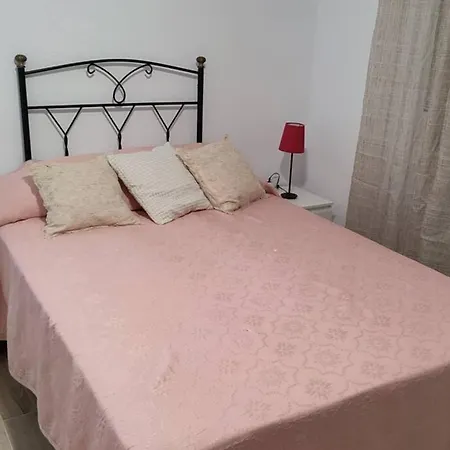 Apartamento Muy Céntrico, A 8 Min Del Ave Andando, Reformado. Córdoba
