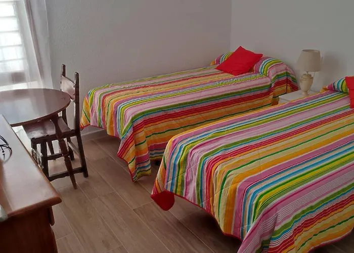 Apartamento Muy Centrico, A 8 Min Del Ave Andando, Reformado.