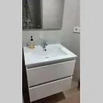 Muy Centrico, A 8 Min Del Ave Andando, Reformado.