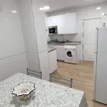 Muy Centrico, A 8 Min Del Ave Andando, Reformado.